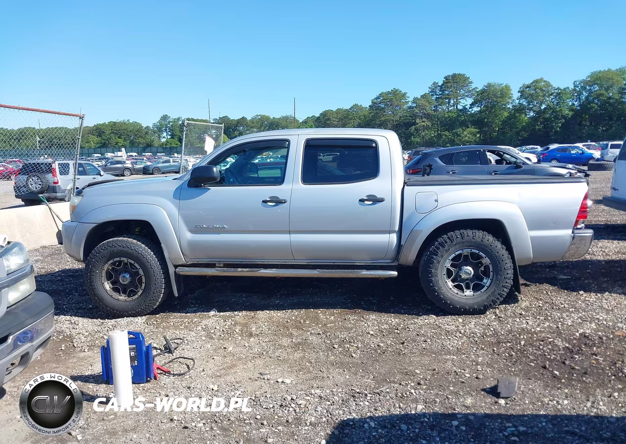 2011 Toyota Tacoma Base V6 VIN:3TMLU4ENXBM071994 - 14