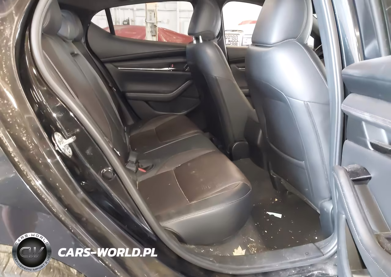 2019 Mazda Mazda3 Premium Package VIN:JM1BPANM7K1133857 - 8