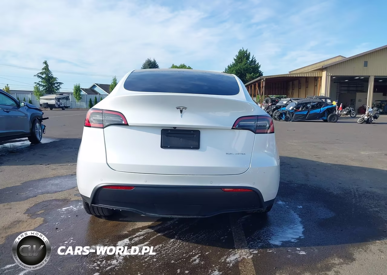 2022 Tesla Model Y Long Range Dual Motor All-Wheel Drive VIN:7SAYGDEE2NF359260 - 17