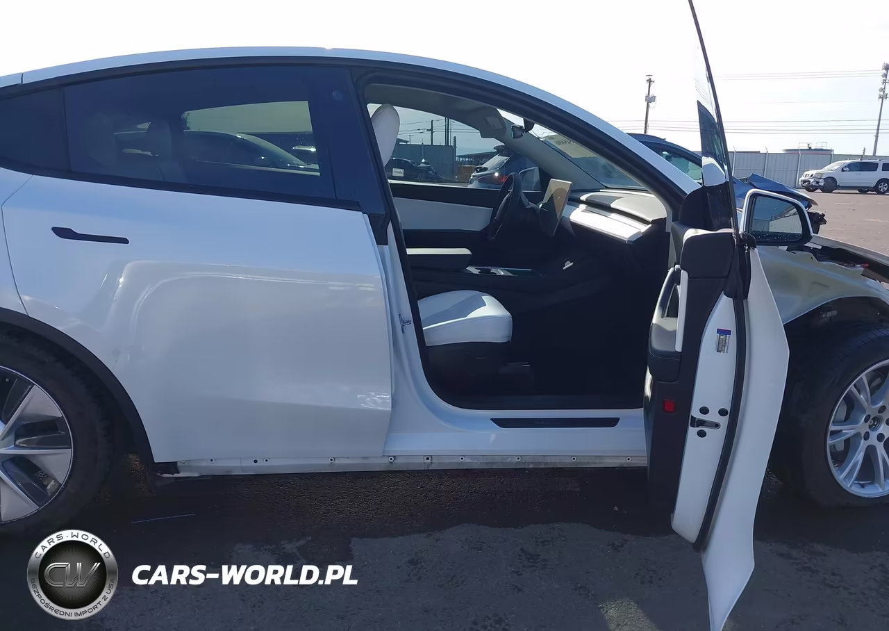 2022 Tesla Model Y Long Range Dual Motor All-Wheel Drive VIN:7SAYGDEE2NF359260 - 5