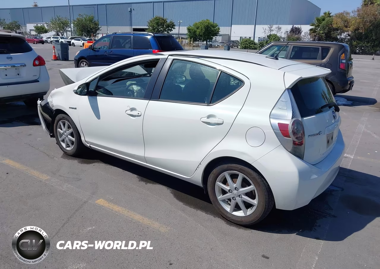 2012 Toyota Prius C Four VIN:JTDKDTB32C1007665 - 3