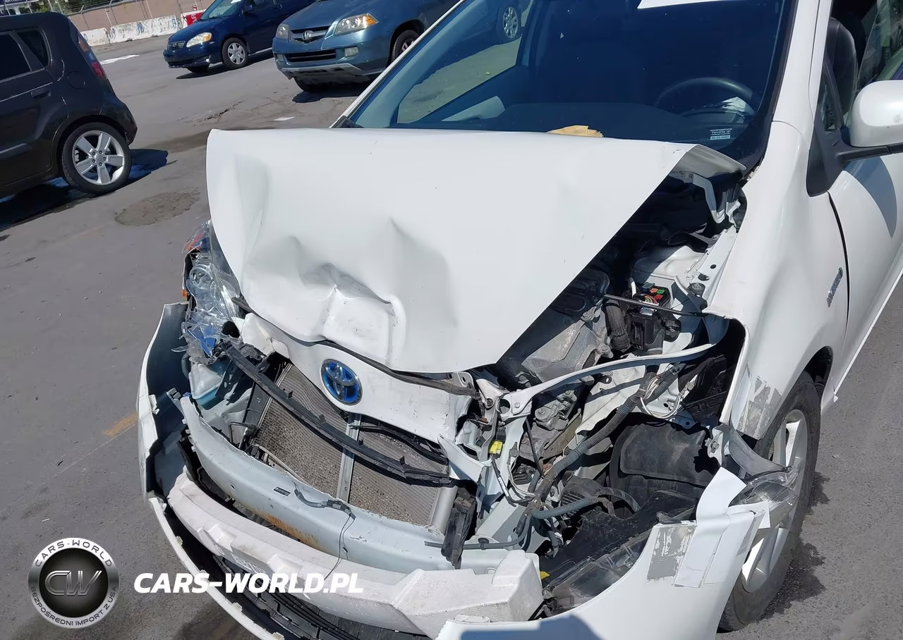 2012 Toyota Prius C Four VIN:JTDKDTB32C1007665 - 6