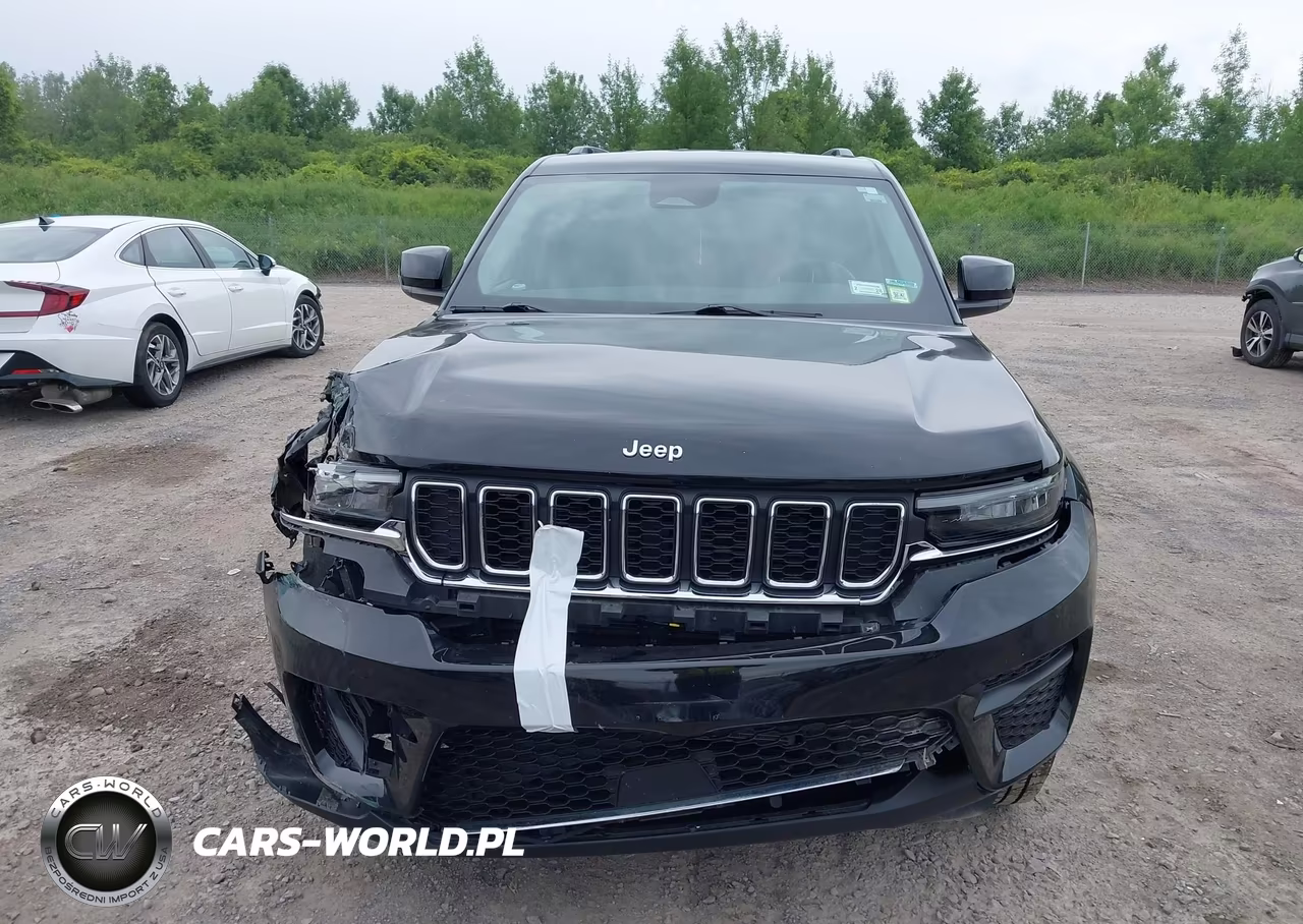 2023 Jeep Grand Cherokee Laredo 4X4 VIN:1C4RJHAG7PC513303 - 12