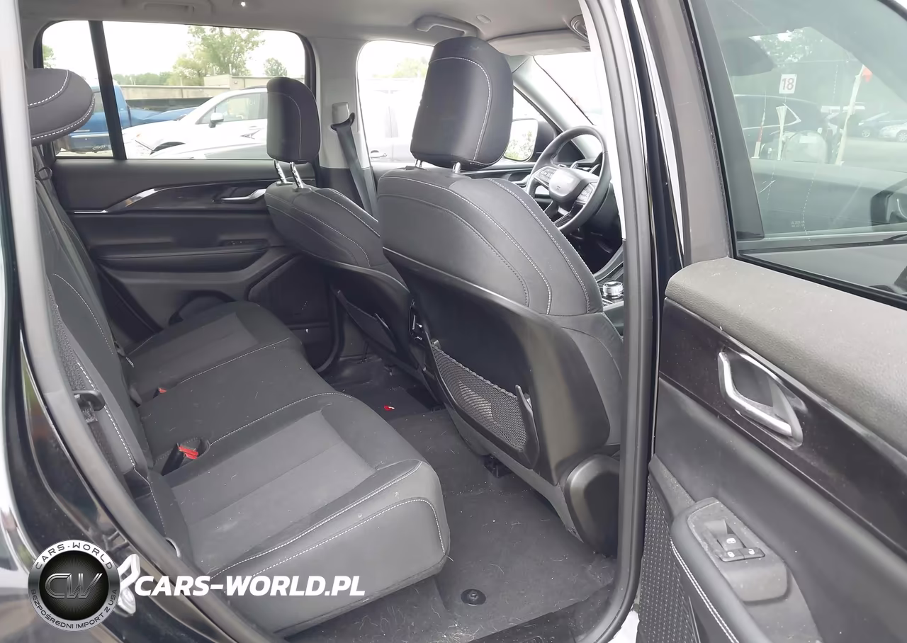 2023 Jeep Grand Cherokee Laredo 4X4 VIN:1C4RJHAG7PC513303 - 8