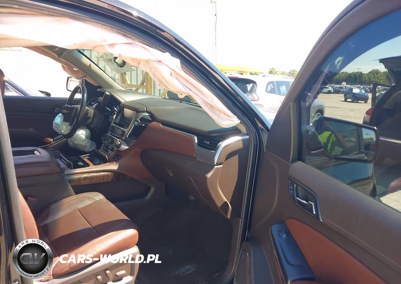 2018 Chevrolet Tahoe Premier VIN:1GNSKCKC2JR153396 - 5