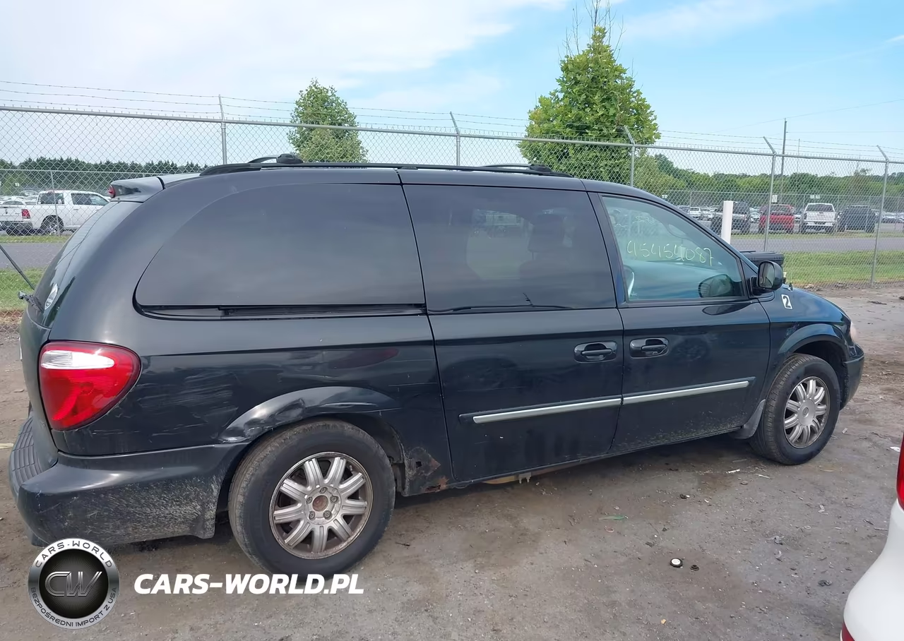 2007 Chrysler Town & Country Touring VIN:2A4GP54L47R242554 - 13