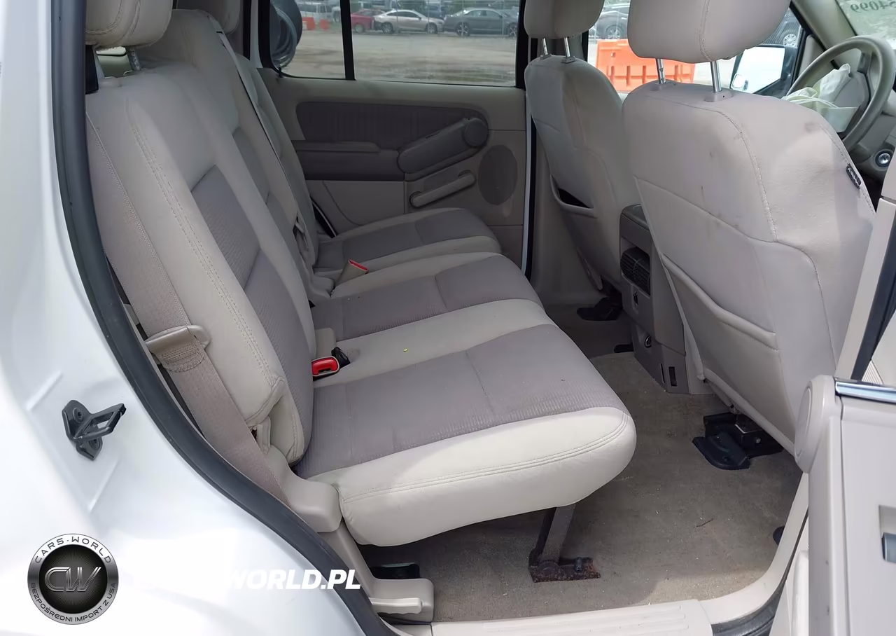 2007 Ford Explorer Xlt VIN:1FMEU73E37UA47614 - 8
