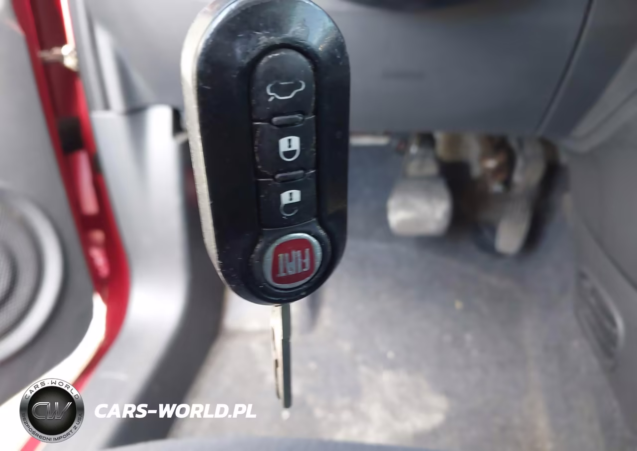 2015 Fiat 500 Pop VIN:3C3CFFAR5FT520111 - 11