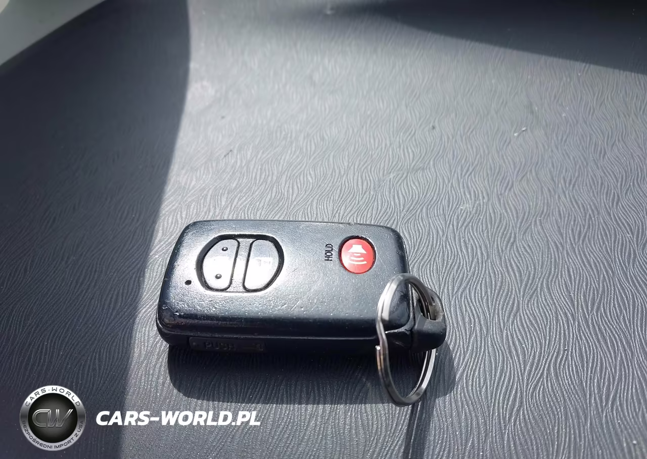 2013 Toyota Prius Two VIN:JTDKN3DU9D1673331 - 11