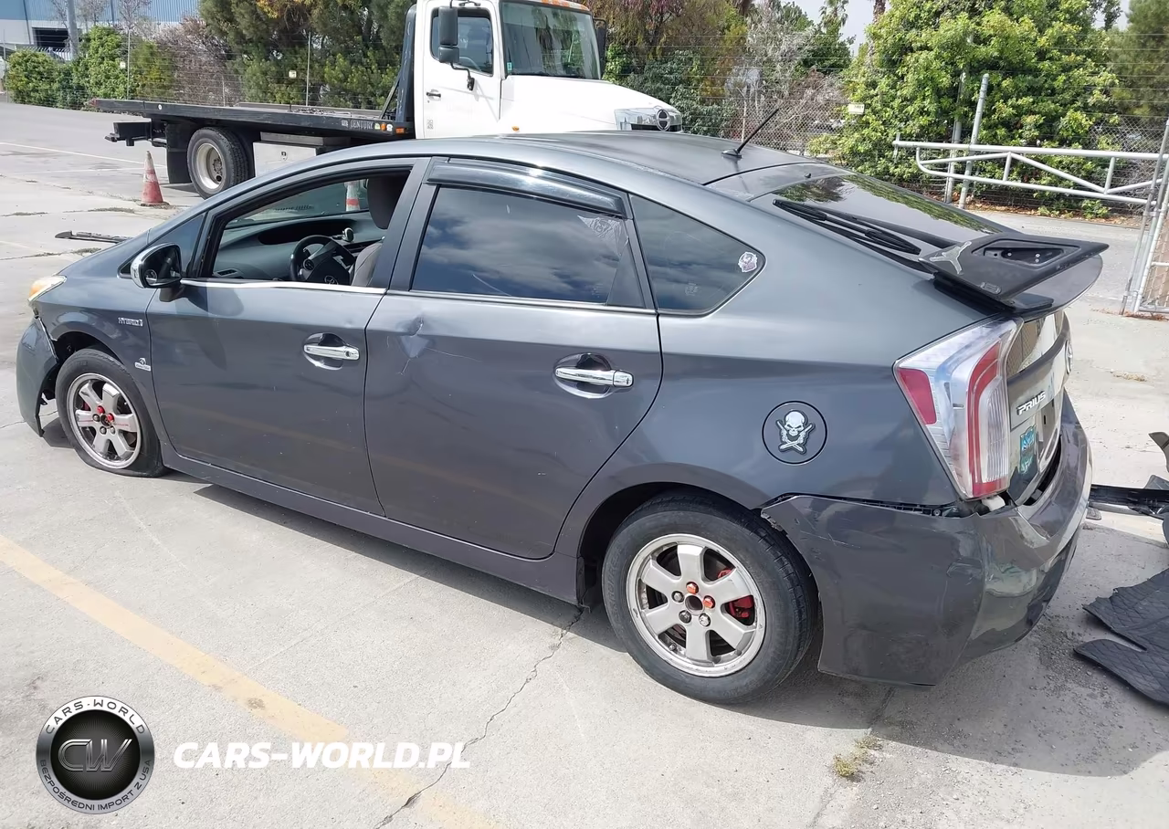 2013 Toyota Prius Two VIN:JTDKN3DU9D1673331 - 3