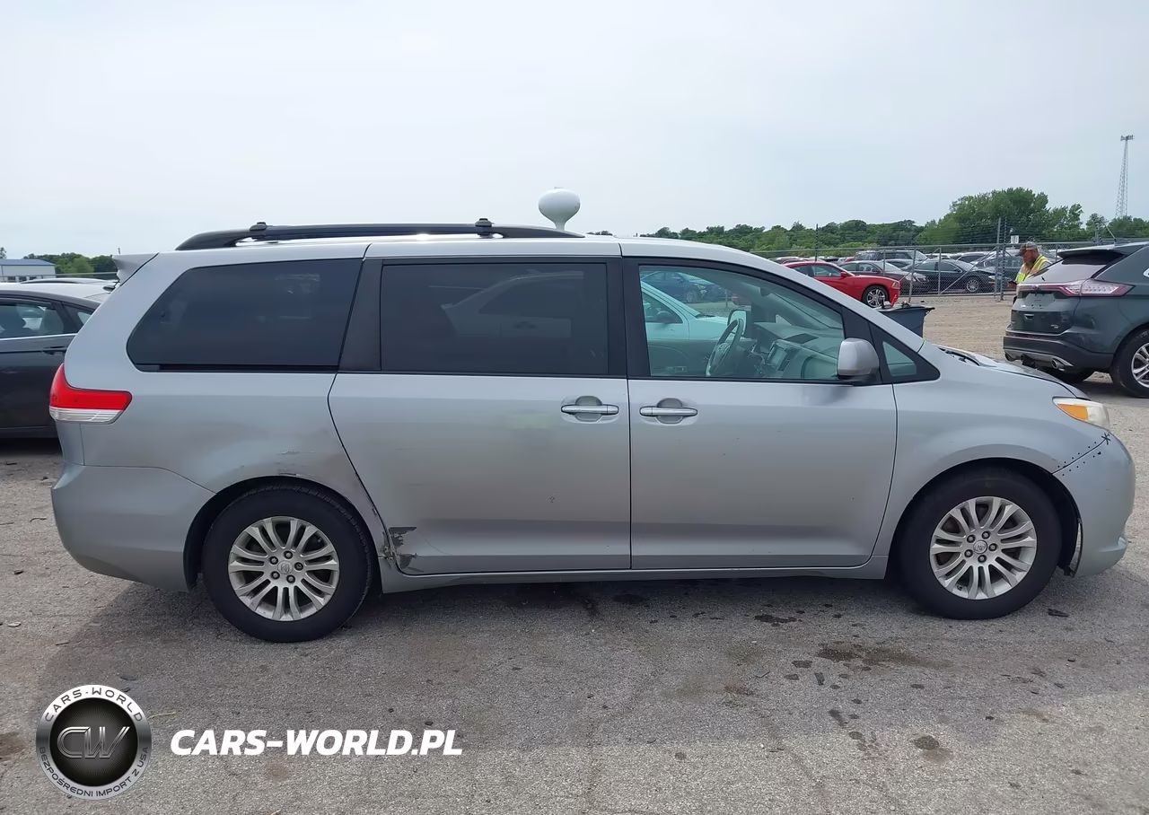 2011 Toyota Sienna Xle V6 VIN:5TDYK3DC3BS008533 - 13