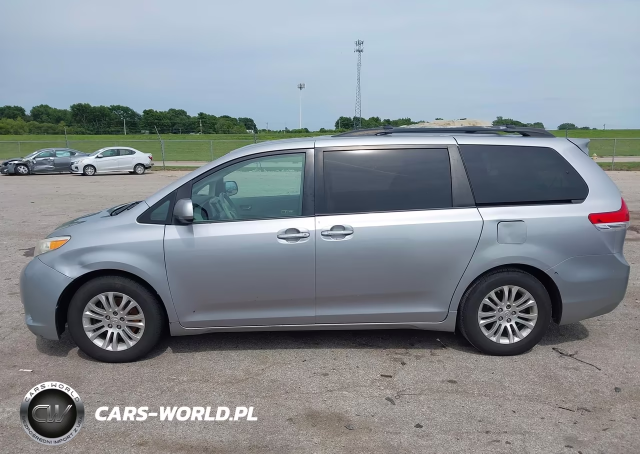 2011 Toyota Sienna Xle V6 VIN:5TDYK3DC3BS008533 - 14
