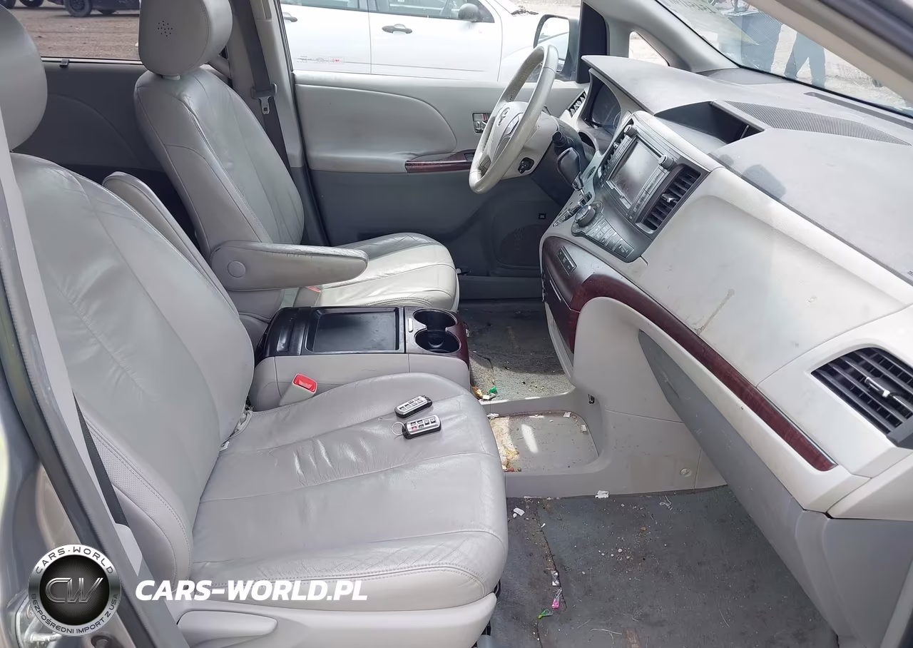 2011 Toyota Sienna Xle V6 VIN:5TDYK3DC3BS008533 - 5