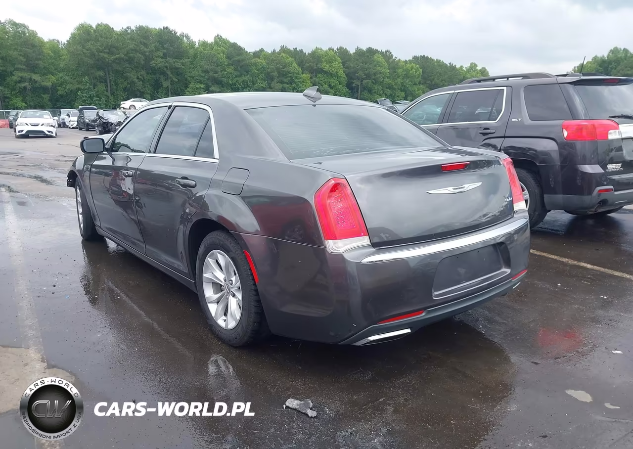 2015 Chrysler 300 Limited VIN:2C3CCAAG8FH920490 - 3
