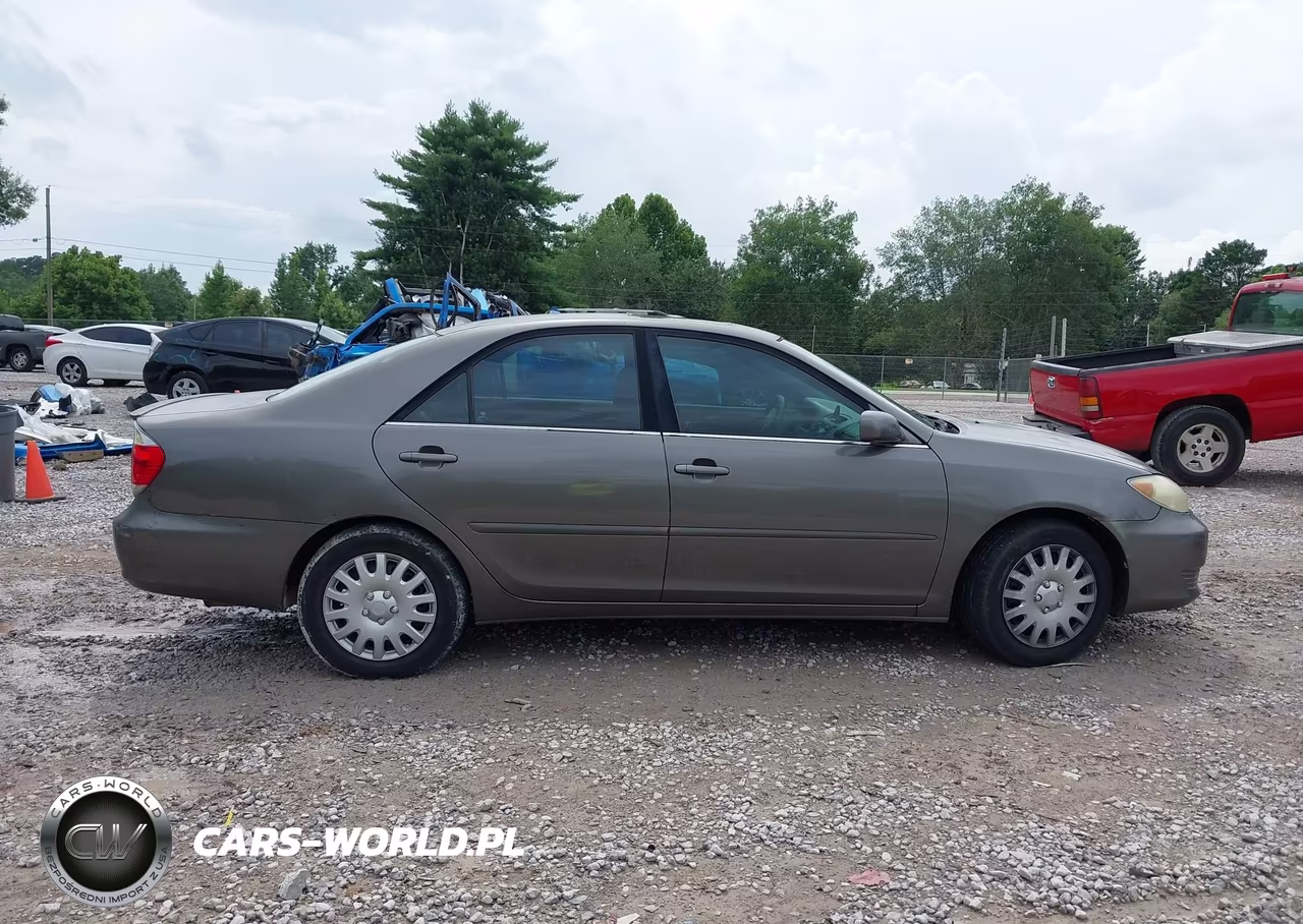 2005 Toyota Camry Le VIN:4T1BE32K85U974413 - 13