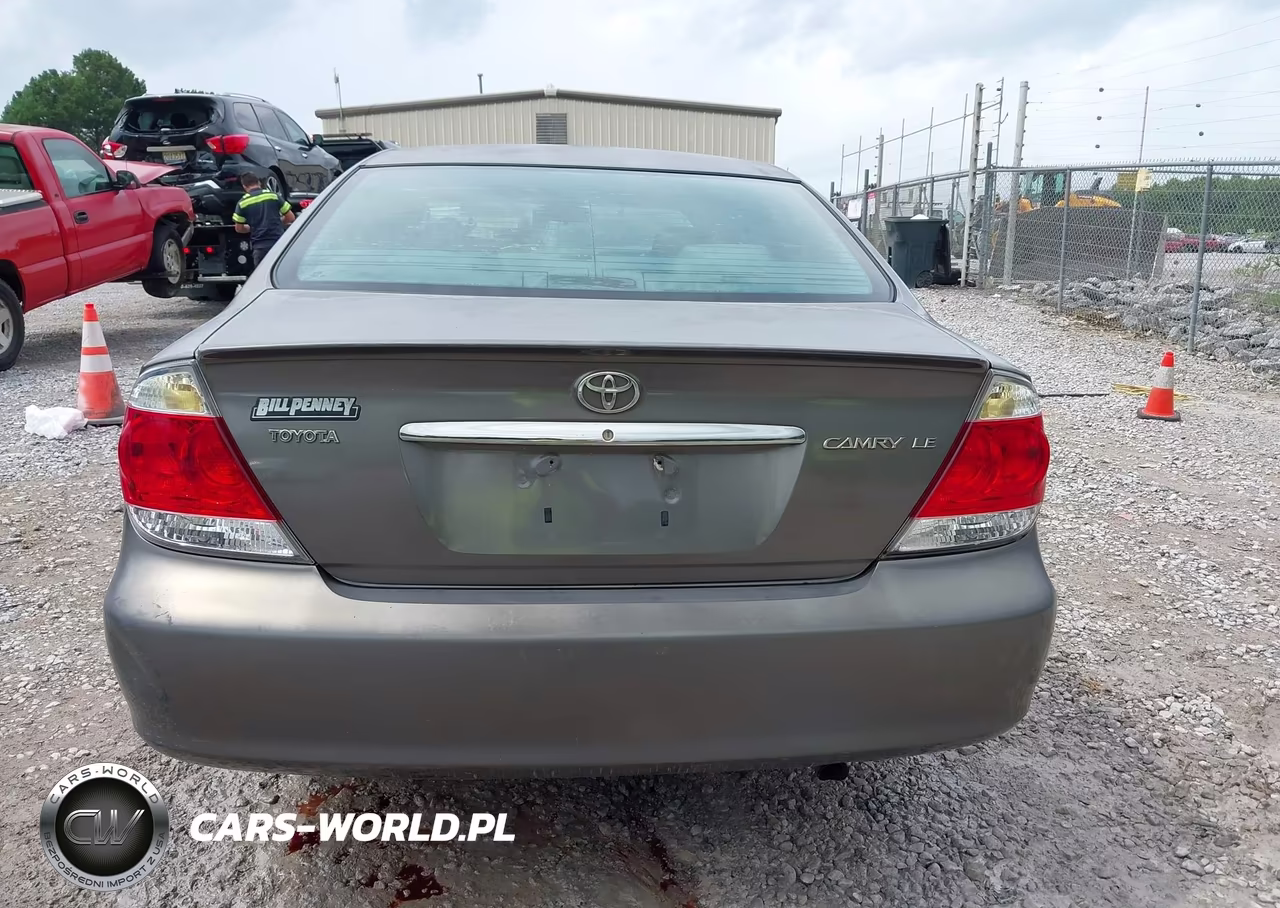 2005 Toyota Camry Le VIN:4T1BE32K85U974413 - 16