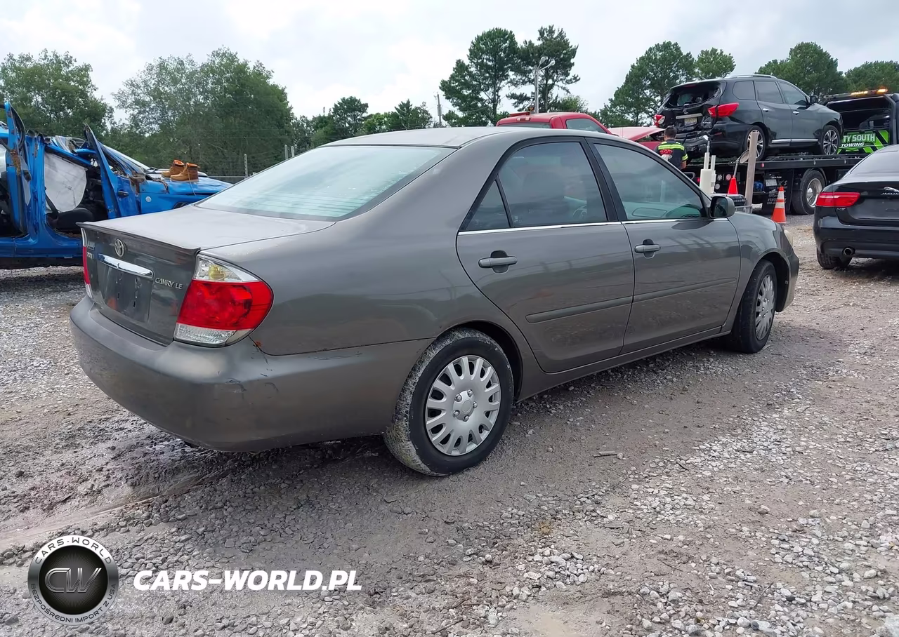 2005 Toyota Camry Le VIN:4T1BE32K85U974413 - 4