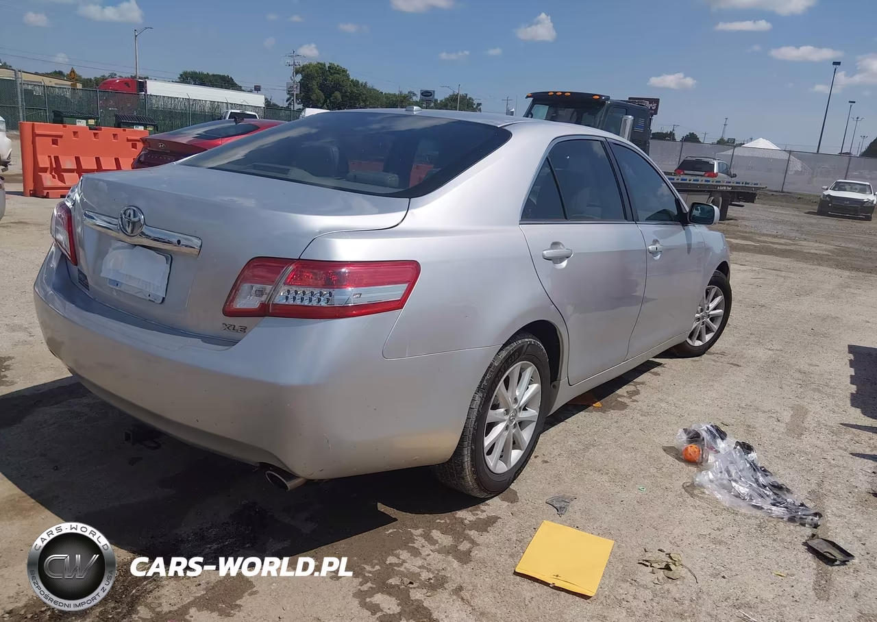 2010 Toyota Camry Xle VIN:4T4BF3EK1AR037606 - 4