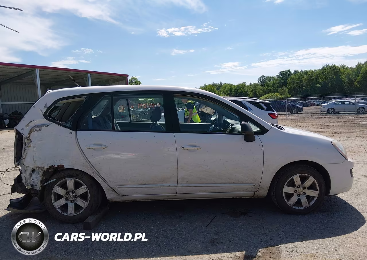 2007 Kia Rondo Lx VIN:KNAFG525477024537 - 14