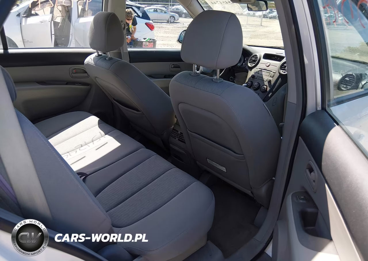 2007 Kia Rondo Lx VIN:KNAFG525477024537 - 8