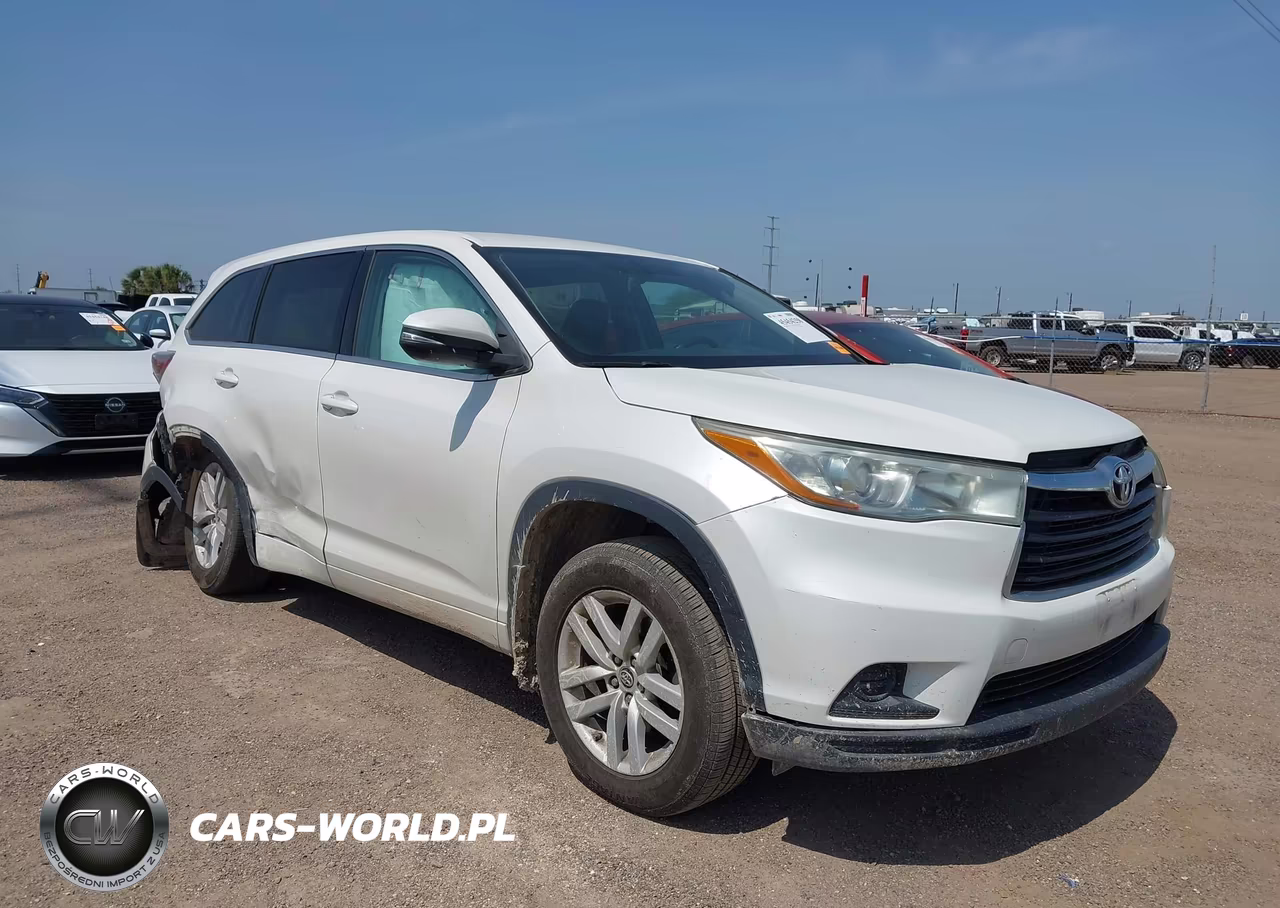 2016 Toyota Highlander Le V6 – zdjęcie 1 z 15