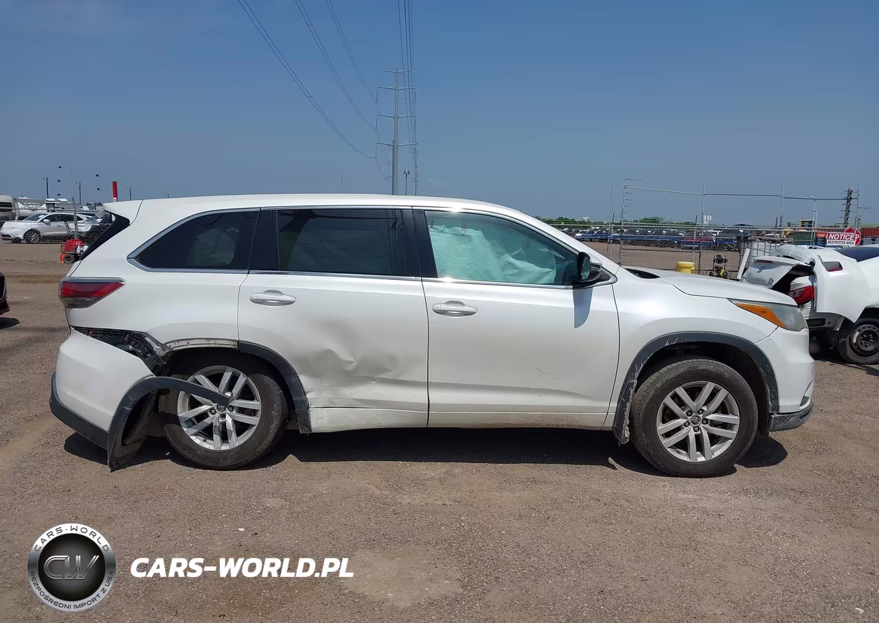 2016 Toyota Highlander Le V6 VIN:5TDBKRFH9GS256486 - 12