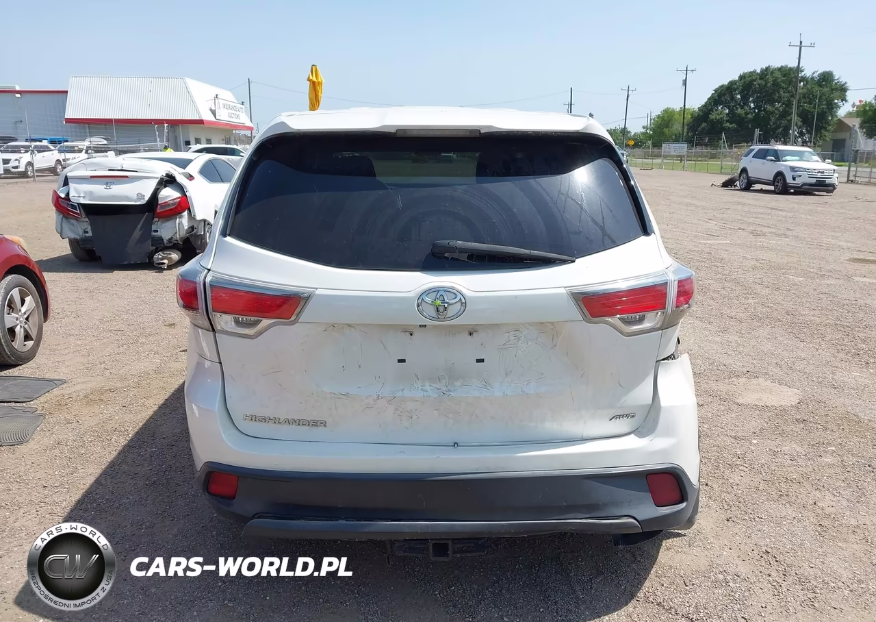 2016 Toyota Highlander Le V6 VIN:5TDBKRFH9GS256486 - 15
