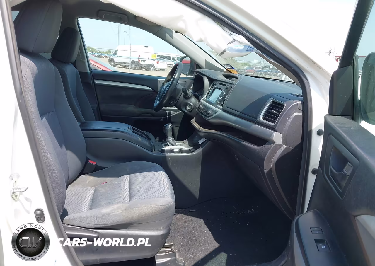 2016 Toyota Highlander Le V6 VIN:5TDBKRFH9GS256486 - 5