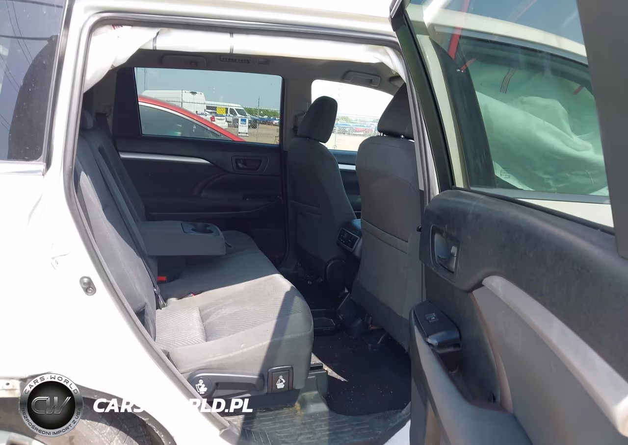 2016 Toyota Highlander Le V6 VIN:5TDBKRFH9GS256486 - 8