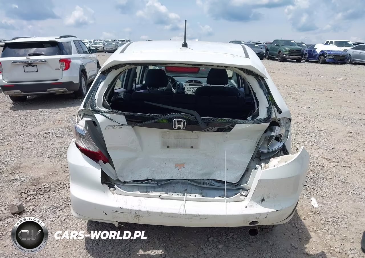2010 Honda Fit Sport VIN:JHMGE8G45AS011944 - 16