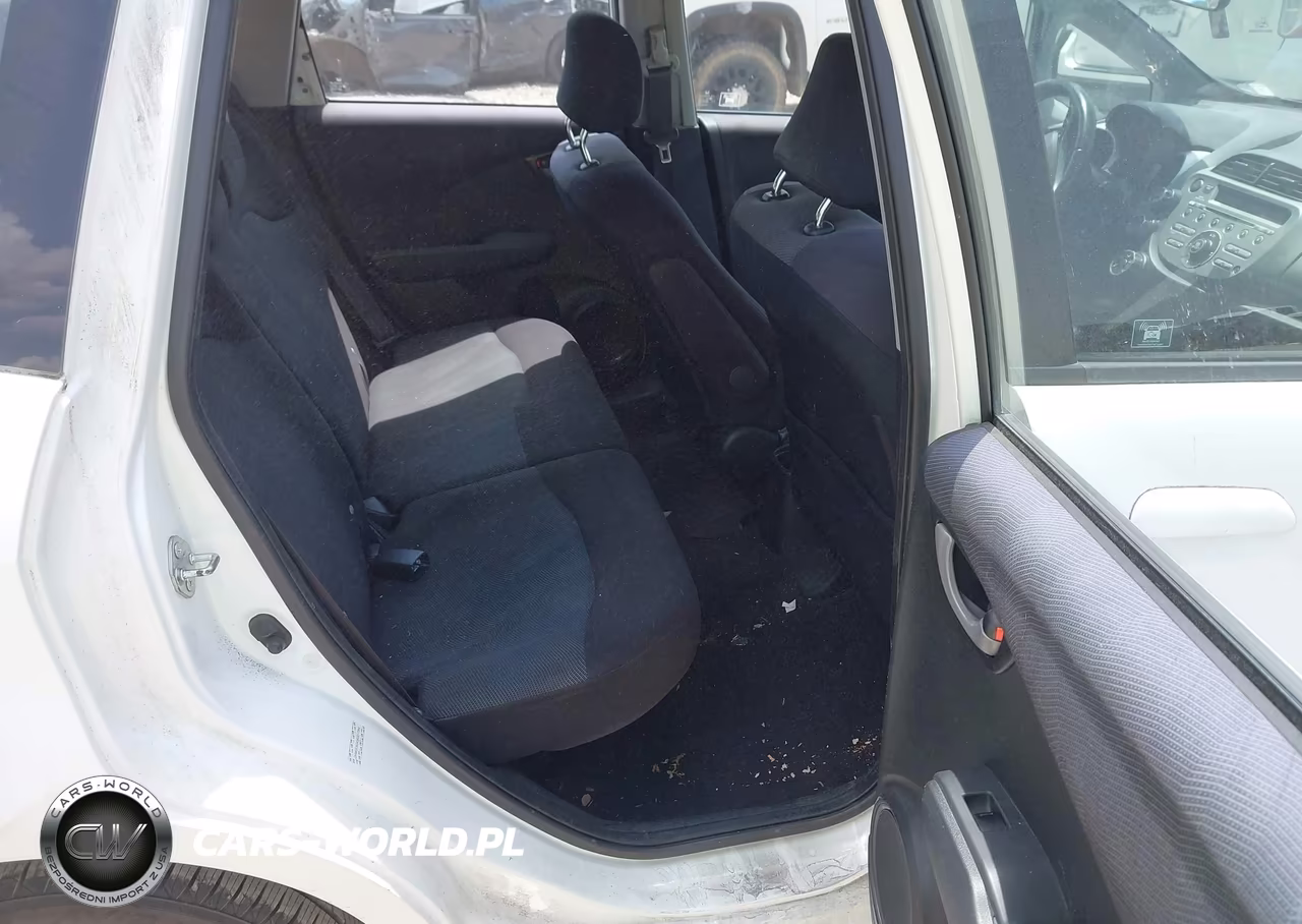 2010 Honda Fit Sport VIN:JHMGE8G45AS011944 - 8