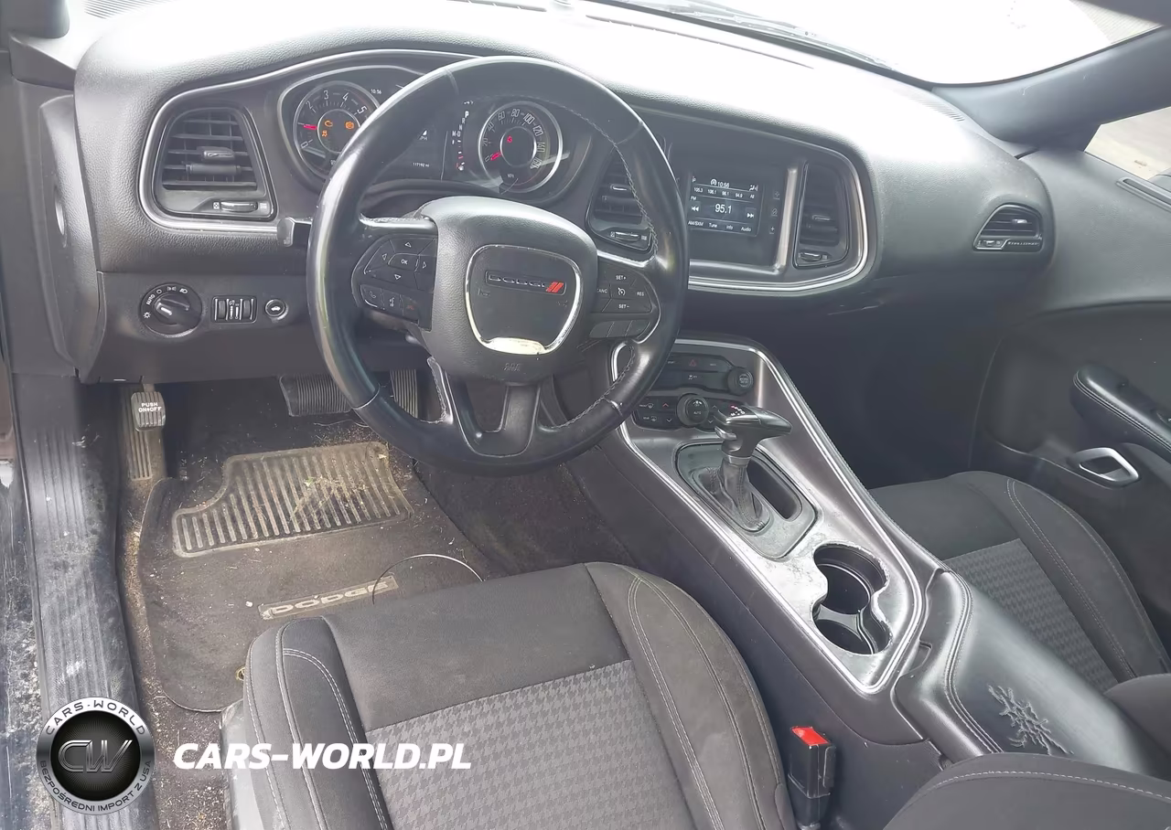 2015 Dodge Challenger Sxt VIN:2C3CDZAG9FH732797 - 17