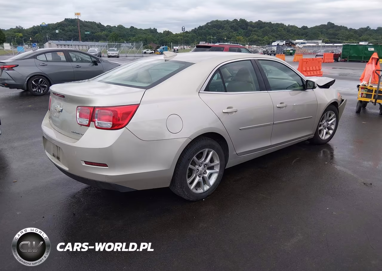 2015 Chevrolet Malibu 1Lt VIN:1G11C5SL7FF325419 - 4
