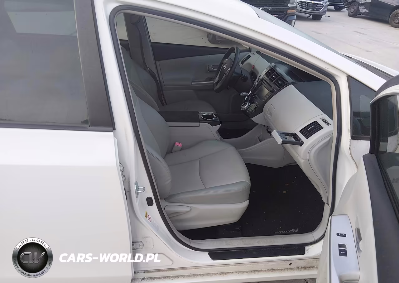2012 Toyota Prius V Five VIN:JTDZN3EU8C3139446 - 5