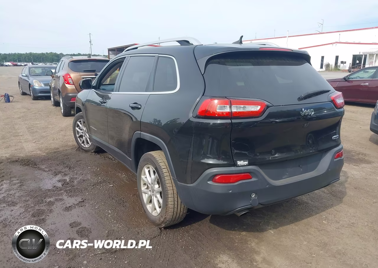 2017 Jeep Cherokee Latitude VIN:1C4PJLCB6HW540830 - 3