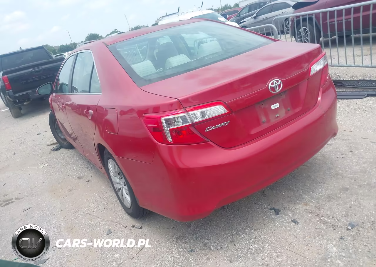 2014 Toyota Camry L VIN:4T1BF1FK7EU737990 - 3