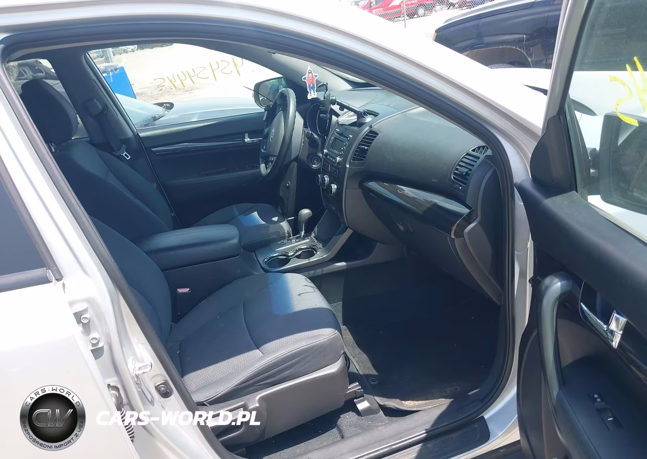2012 Kia Sorento Lx VIN:5XYKT3A63CG203032 - 5
