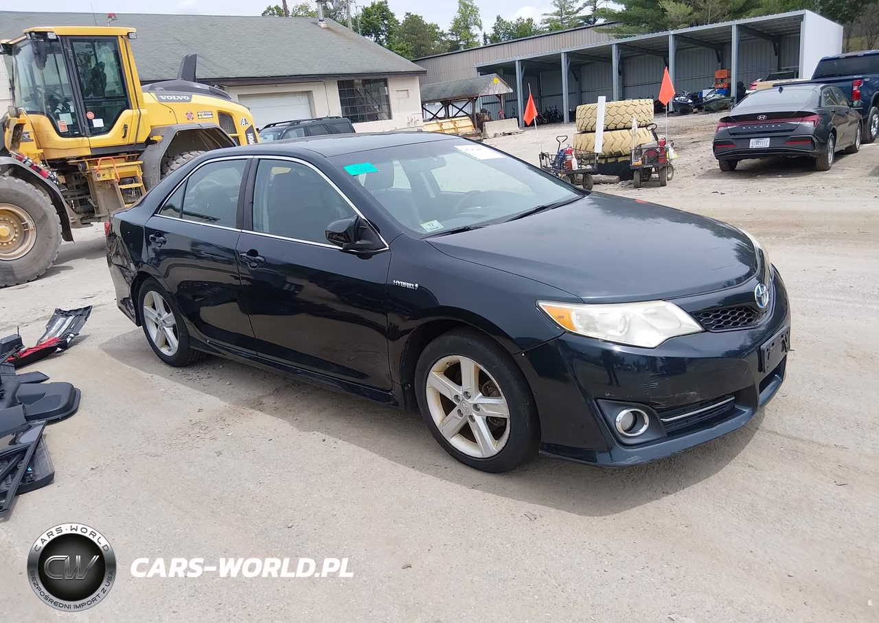 2014 Toyota Camry Hybrid Se Limited Edition – zdjęcie 1 z 18