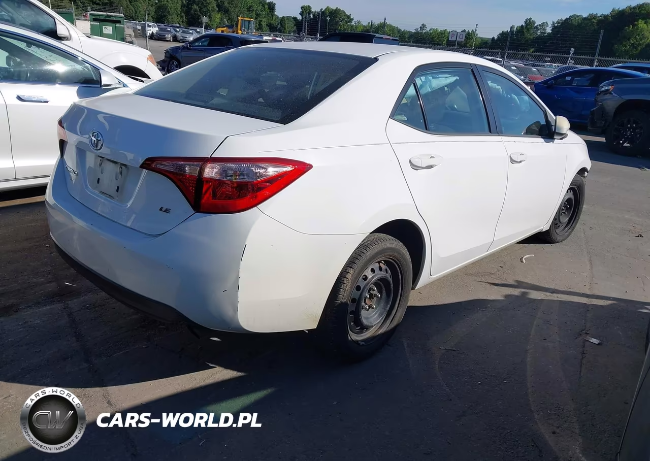 2017 Toyota Corolla Le VIN:2T1BURHE2HC875860 - 4