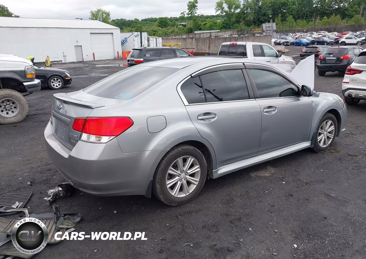 2010 Subaru Legacy 2.5I Premium VIN:4S3BMBC6XA3246918 - 4