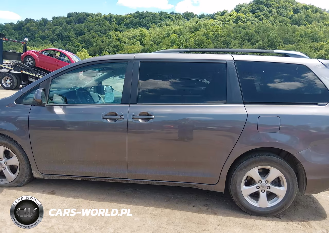 2017 Toyota Sienna Le 8 Passenger VIN:5TDKZ3DC4HS832583 - 14
