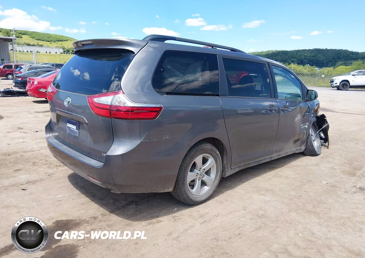 2017 Toyota Sienna Le 8 Passenger VIN:5TDKZ3DC4HS832583 - 4