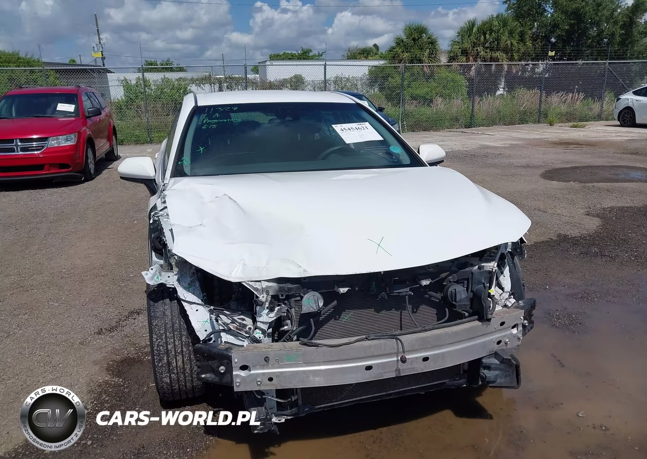 2018 Toyota Camry Le VIN:4T1B11HK2JU067819 - 6