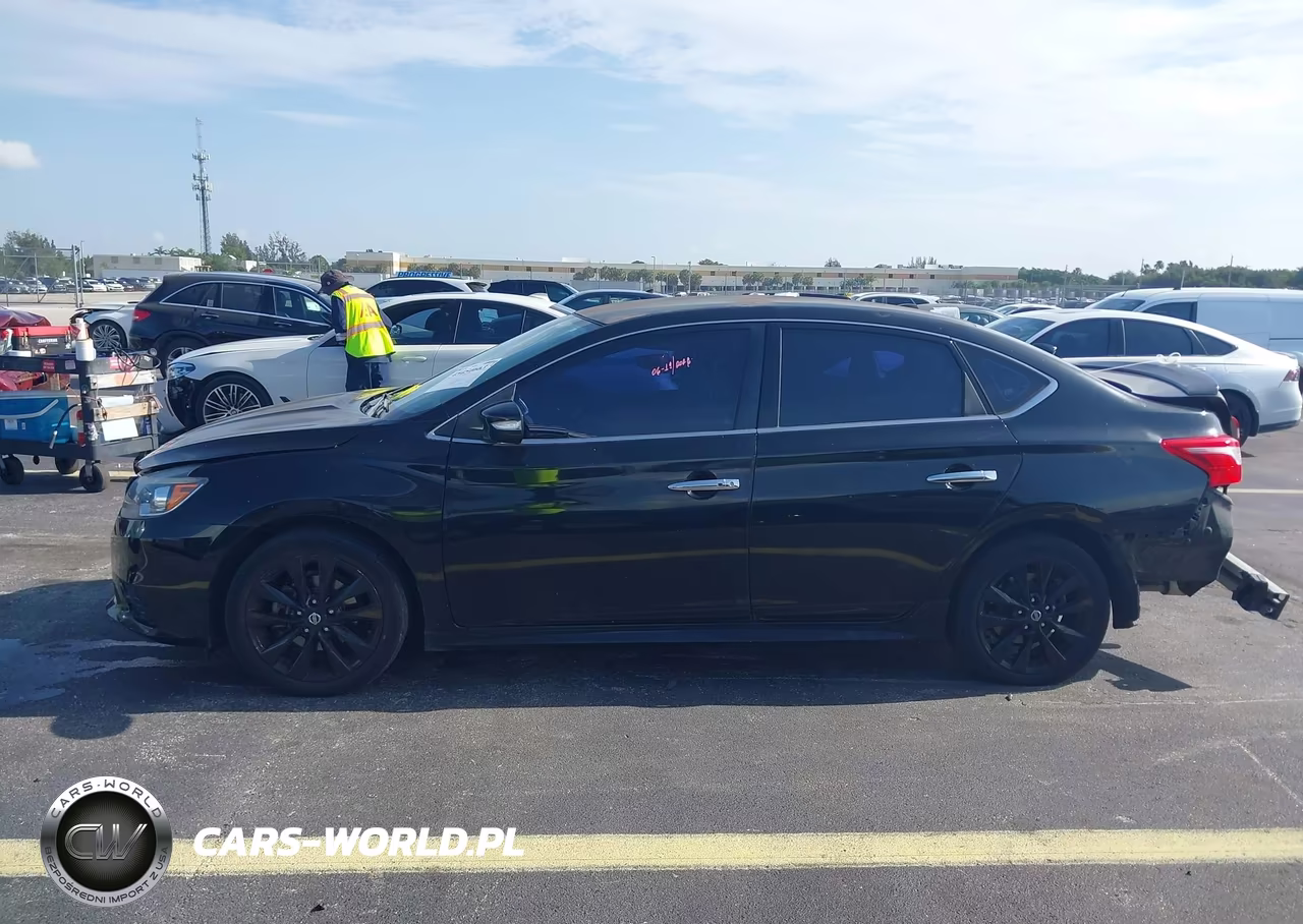 2018 Nissan Sentra Sr VIN:3N1AB7AP0JY252957 - 13