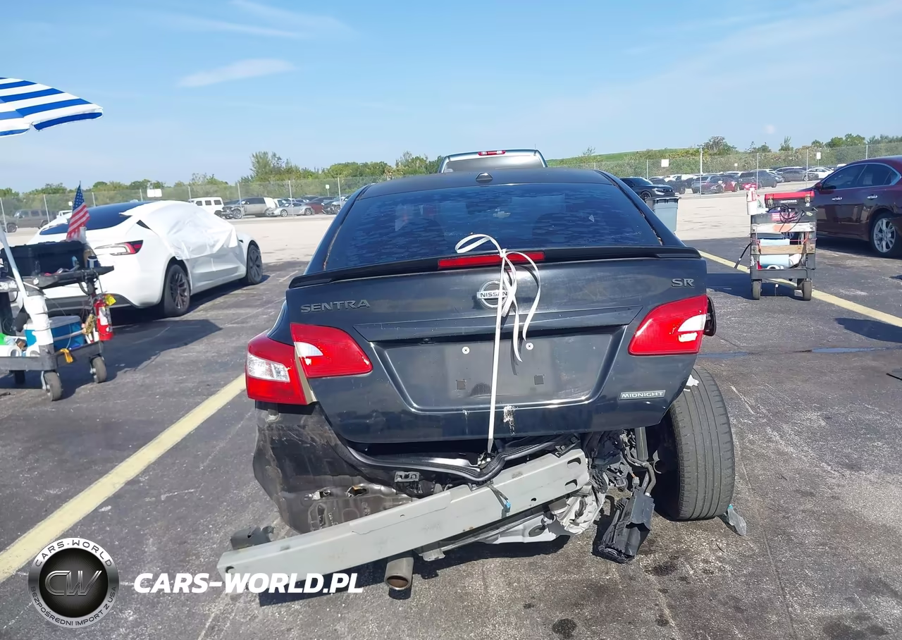 2018 Nissan Sentra Sr VIN:3N1AB7AP0JY252957 - 15