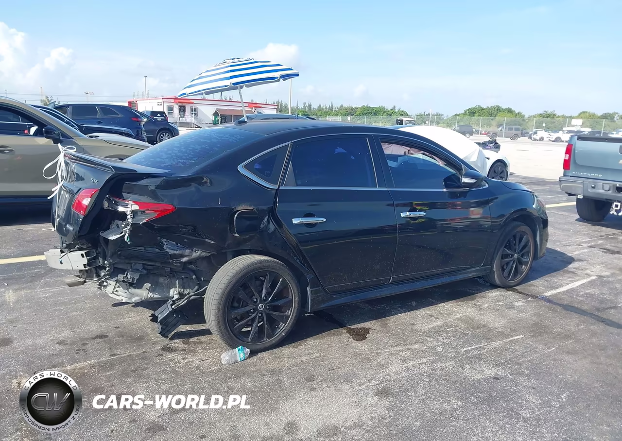 2018 Nissan Sentra Sr VIN:3N1AB7AP0JY252957 - 4