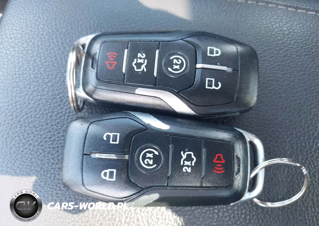 2016 Ford Fusion Titanium VIN:3FA6P0D97GR352264 - 11
