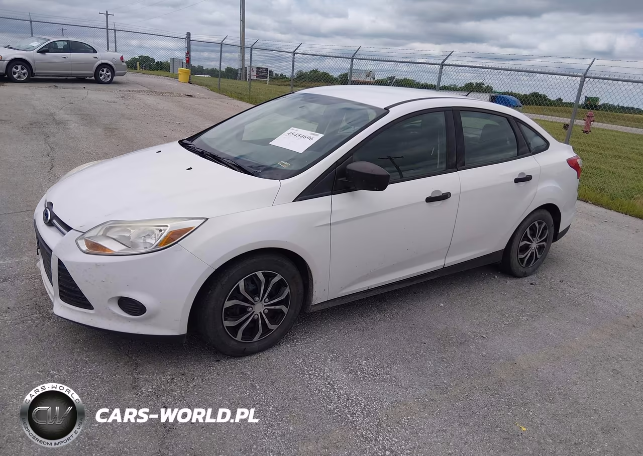 2013 Ford Focus S VIN:1FADP3E28DL352312 - 2
