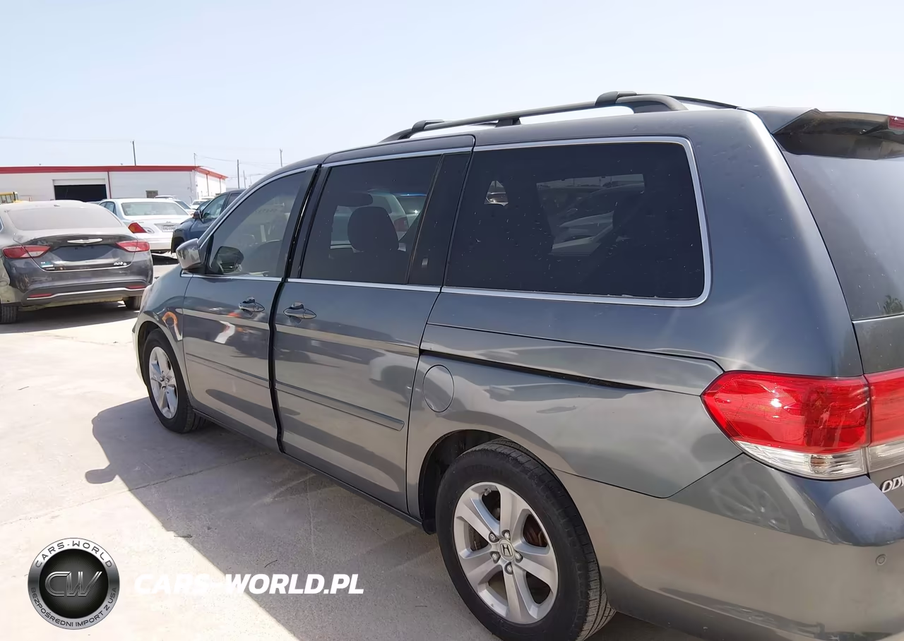 2010 Honda Odyssey Touring VIN:5FNRL3H93AB018899 - 14