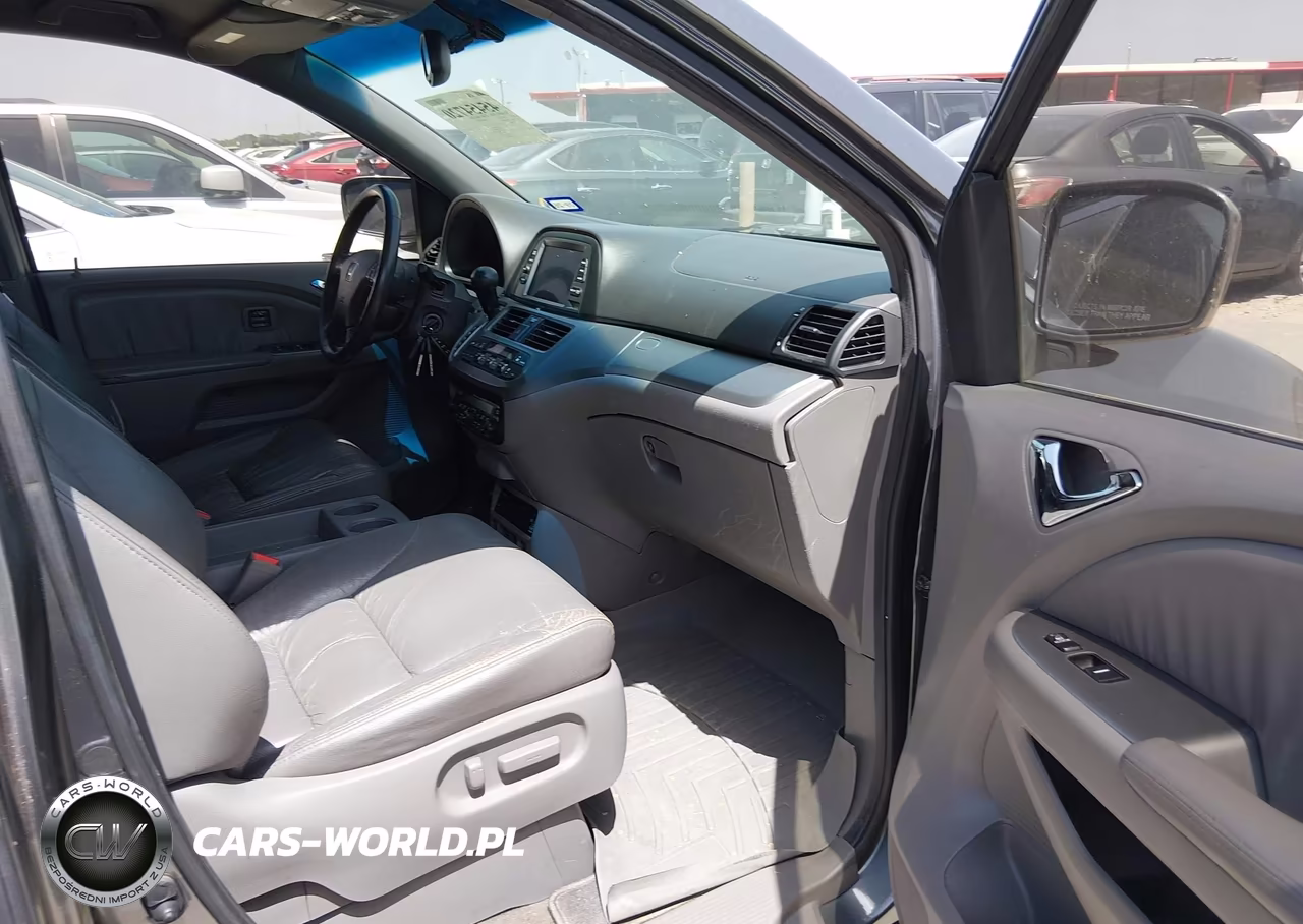 2010 Honda Odyssey Touring VIN:5FNRL3H93AB018899 - 5